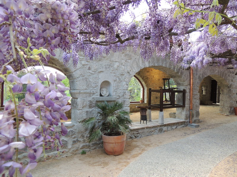 Mas Daudet. Musée & Parc