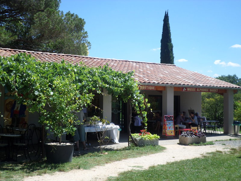 Mas Daudet. Musée & Parc