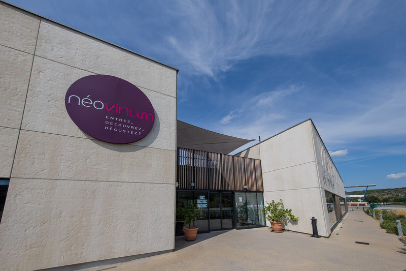 Néovinum: Caveau / Boutique des Vignerons Ardéchois