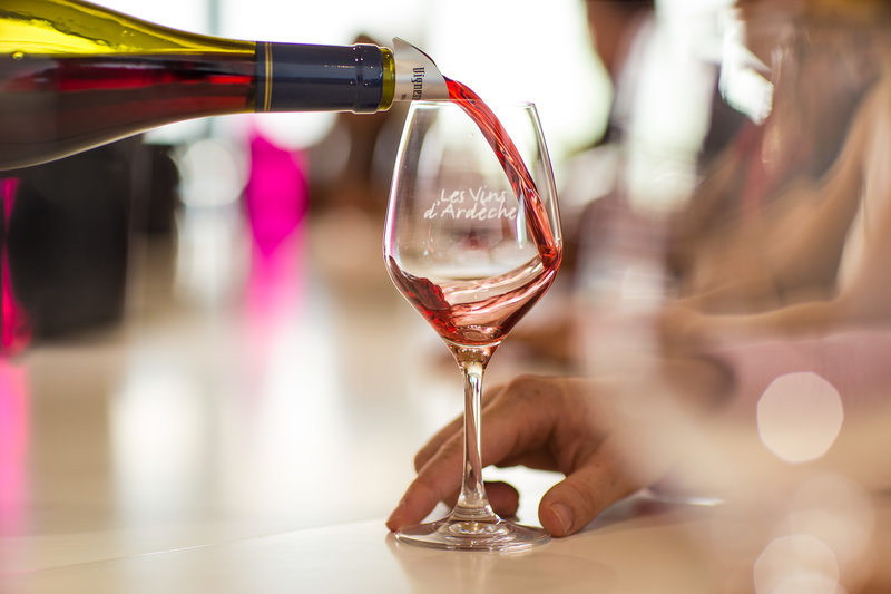 Néovinum: Caveau / Boutique des Vignerons Ardéchois