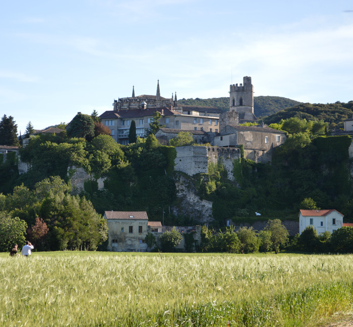 viviers-village-ardeche-1