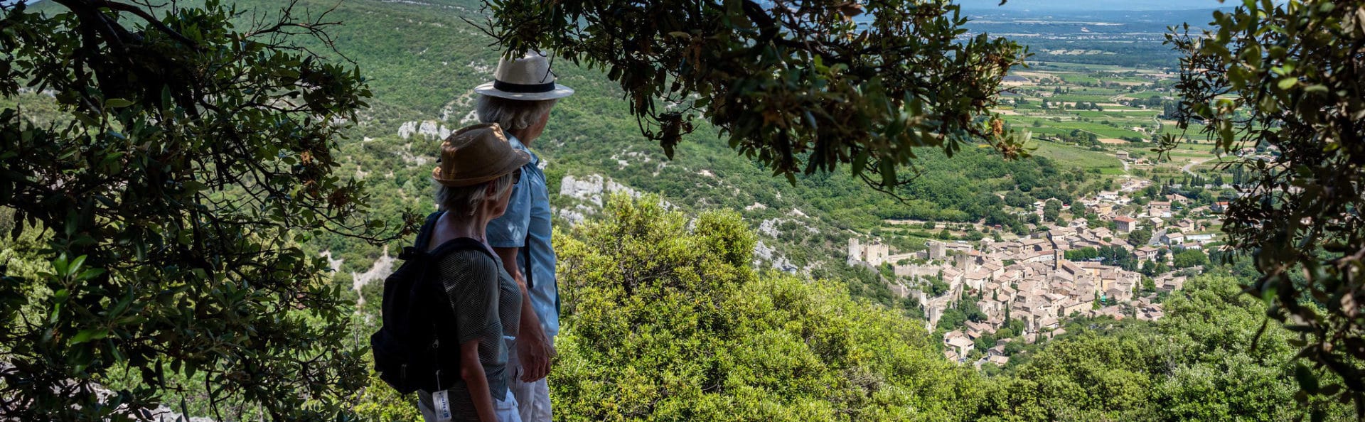 header randonnée sainte baume st montan ardeche