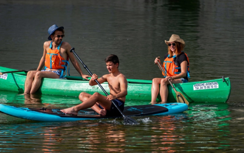 canoe-detente-gorges-ardeche_800x500_acf_cropped